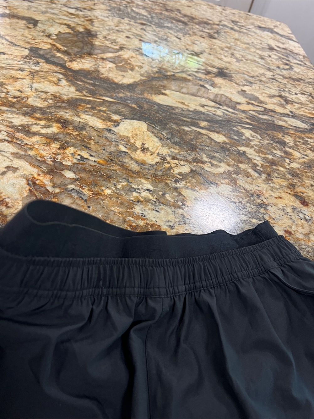 Vuori luna shorts size small - Picture 6 of 8